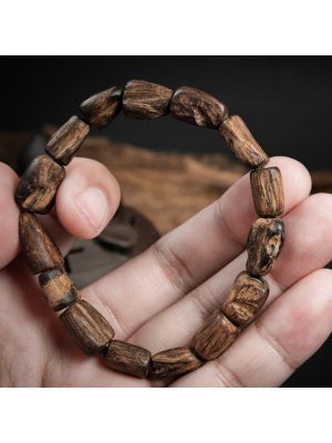Vòng Trầm Hương Núi Rin Dầu
